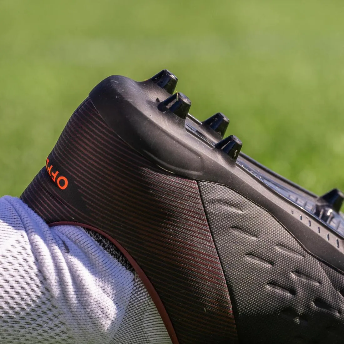 Men's Moulded Dry Pitch Rugby Boots Advance R100 FG - Black/Burgundy